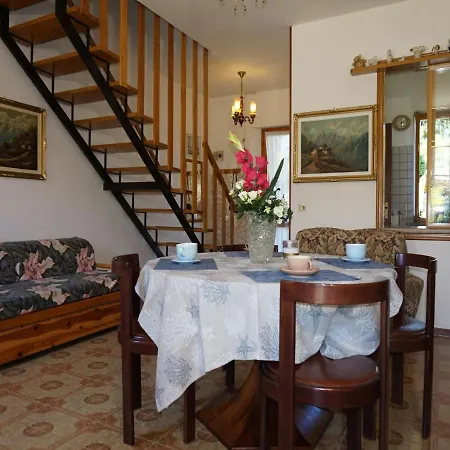 Apartment Spectacular On Two Floors With Garden And Pool