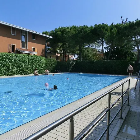 アパート Spectacular On Two Floors With Garden And Pool