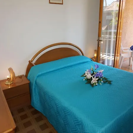 Spectacular On Two Floors With Garden And Pool Apartment *