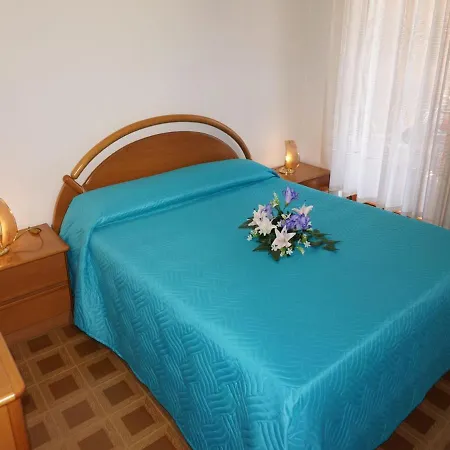 Apartment Spectacular On Two Floors With Garden And Pool *