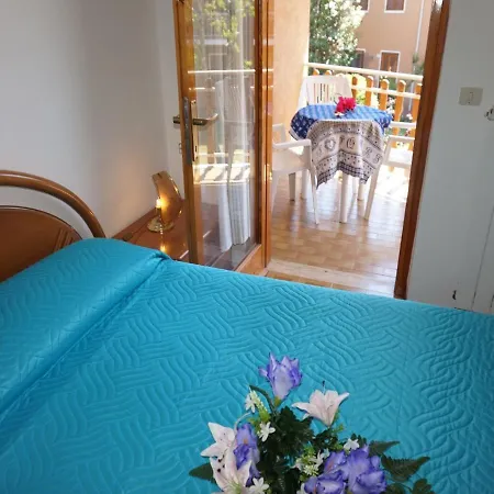 Spectacular On Two Floors With Garden And Pool *